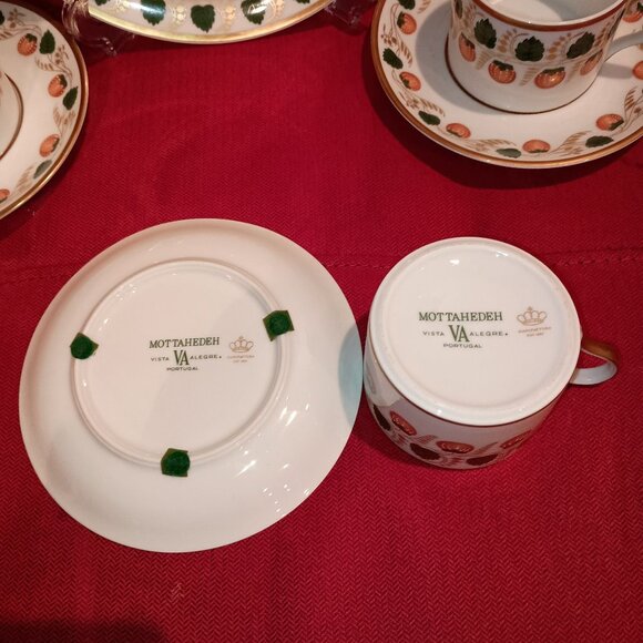 Mottahedeh Vista Alegre Strawberry Vine Plate & Coffee Cups & Saucers Set of 3 - Picture 8 of 12